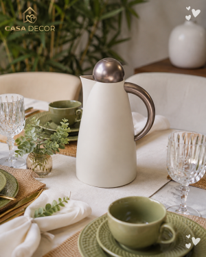 Garrafa Térmica Off White com detalhes em Bronze